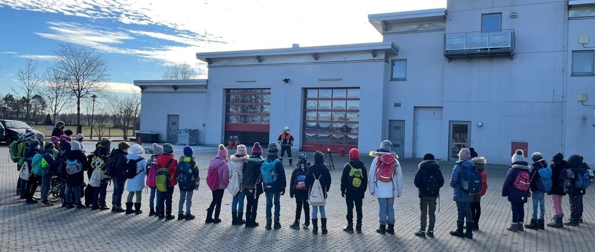 Besuch bei der Feuerwehr um sich vor Ort zu informieren